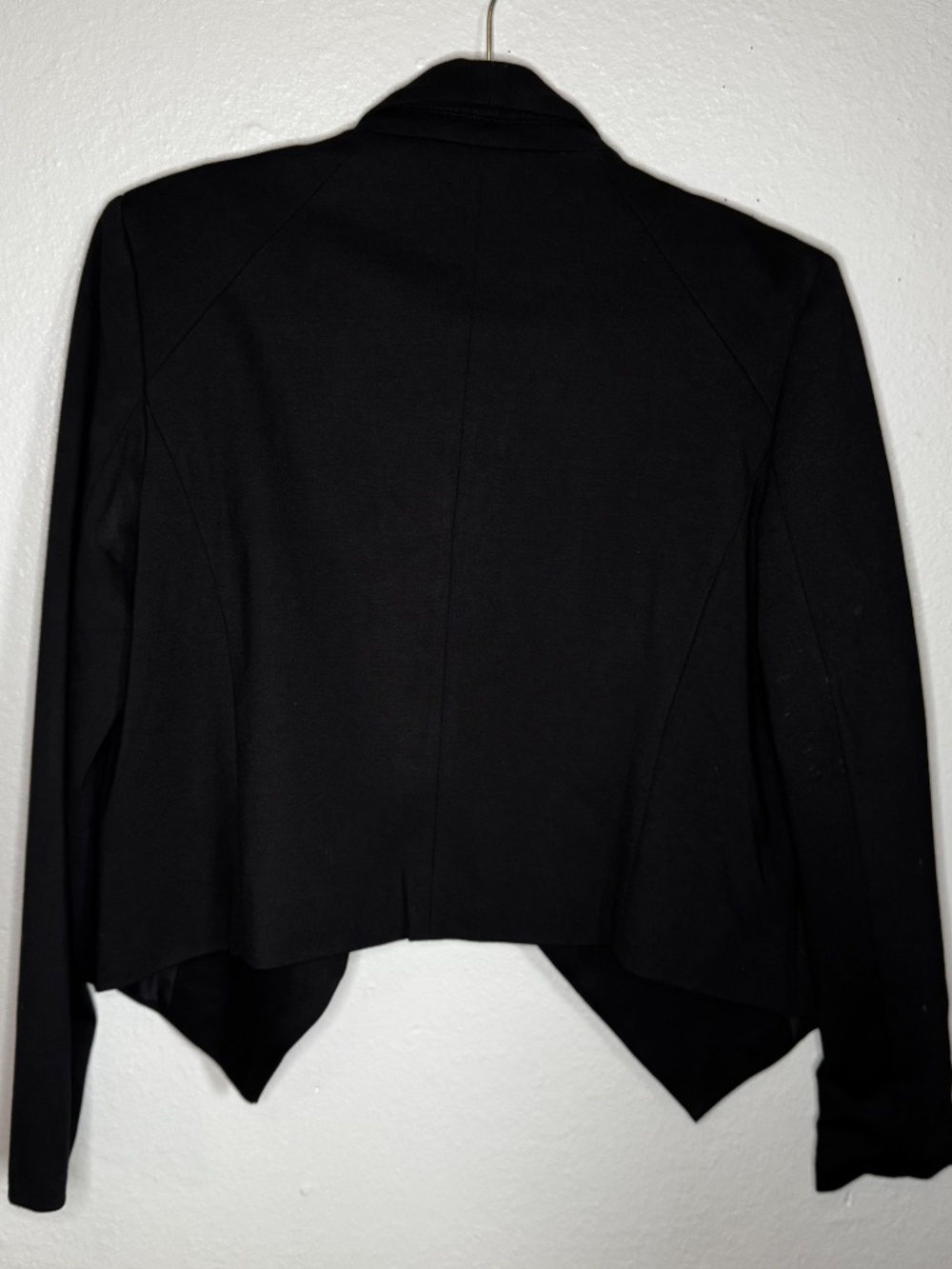 NWOT T Tahari Black Cropped Blazer Size 8 - Picture 4 of 4